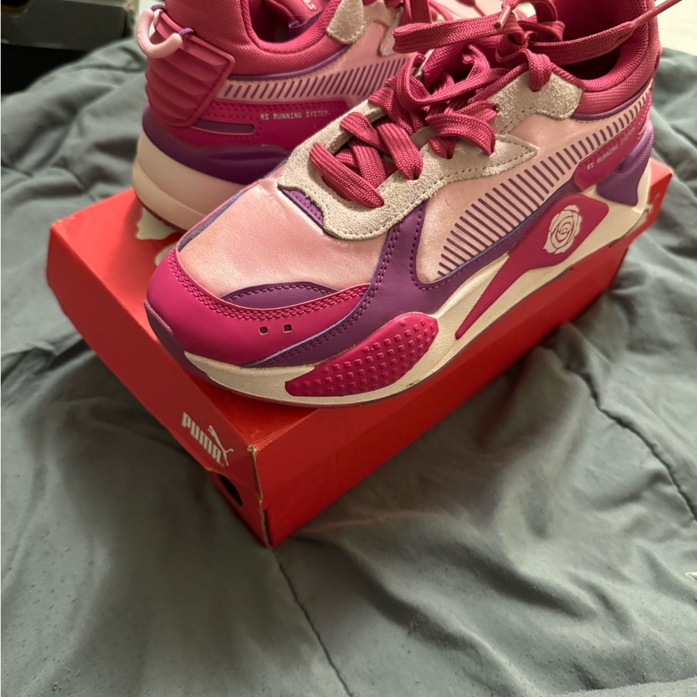 PUMA girls Pink Sneakers